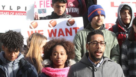 Demostración de la Coalición Fair Play encabezada por el concejal Antonio Reynoso demandan igualdad en la enseñanza deportiva e las escuelas de la Gran Manzana