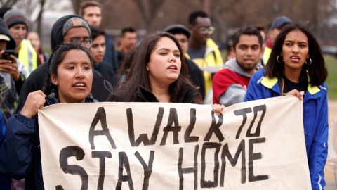 Los jóvenes con DACA esperan por el fallo del Supremo.
