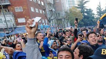 Aficionados de Boca Juniors y River Plate tomaron por asalto la ciudad de Madrid.