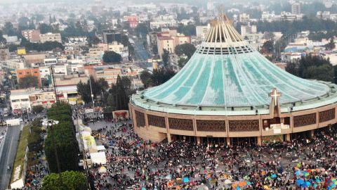 Millones llegaron a saludar a la Virgen.