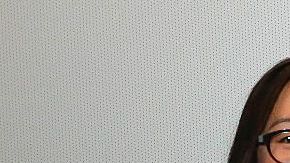 Ambas sabían que eran adoptadas, pero sus documentos de adopción decían "hija única".