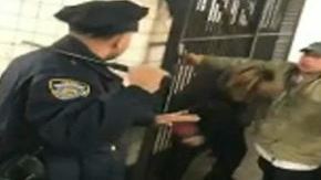 La confrontación ocurrió en la estación East Broadway, en Chinatown