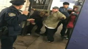 La confrontación ocurrió en la estación East Broadway, en Chinatown