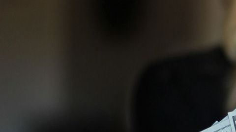 Hablar concretamente de cuánto ganamos es un tabú, pero podría ser muy benéfico.