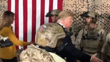El presidente Trump publicó un video que revela identidad de soldados.