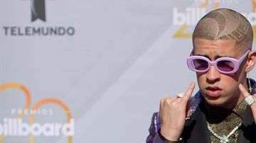 La elección de vestuario de Bad Bunny  para los premios Billboard no fue la más acertada.