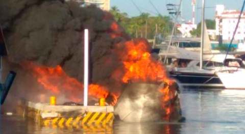El incendio se provocó al momento de abastecer combustible.