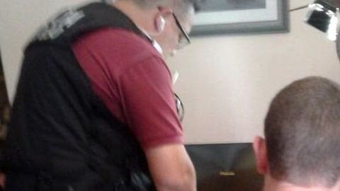 La policía allanó el domicilio del presunto agresor al autobús de Boca Juniors