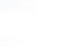 Una empleada postal entrega correo en el sur de Los Ángeles.