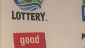 Heather Sánchez y su premio.