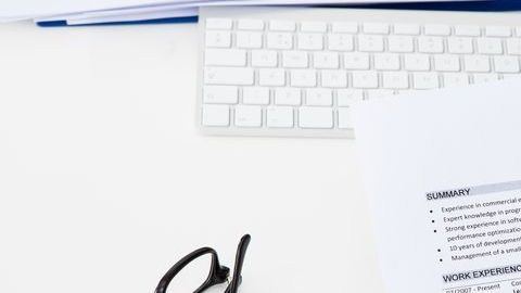 Personalizar el curriculum y evitar las mentiras, dos puntos claves para tener un buen résumé.