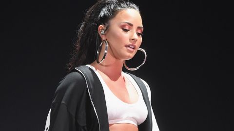 Demi Lovato comparte que grabó su primera escena sexual.