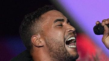 El show se divide en cuatro asaltos, como un combate de boxeo.