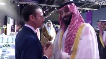 Macron y el príncipe.