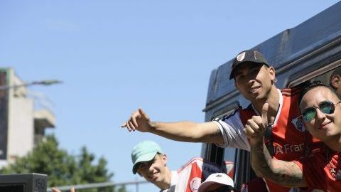 Aficionados de River Plate y de Boca Juniors gastarán una fortuna para ver la final de la Copa Libertadores en Madrid.