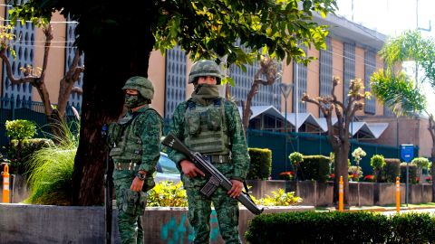 El Ejército mexicano resguarda el Consulado de EEUU.