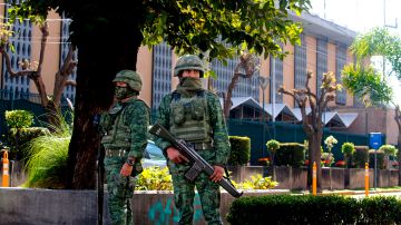 El Ejército mexicano resguarda el Consulado de EEUU.