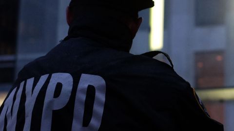 LA maestra acusa que agentes del área especial de Investigaciones mintieron.