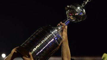 La Copa Libertadores será disputada por los clubes argentinos River Plate y Boca Juniors en el Santiago Bernabeu de Madrid.