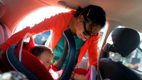 Protege la vida e tu pequeño con el asiento elevado adecuado