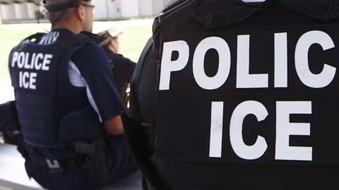 Los activistas también piden destinar menos recursos a ICE.