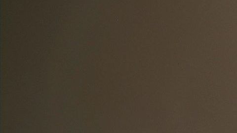 InSight Mars parece celebrar el éxito con una simple elevación del brazo.