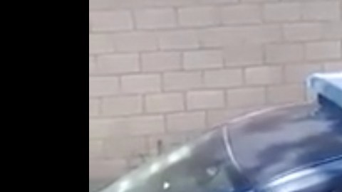 Los agentes en la patrulla.