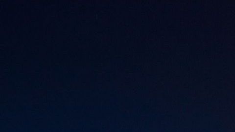 La nave espacial SpaceX Dragon se dirige hacia la Estación Espacial Internacional.