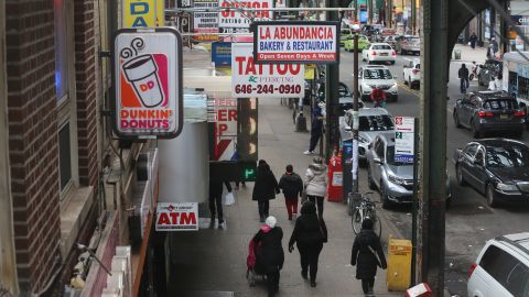 Hispanos en Jackson Heights, Queens.