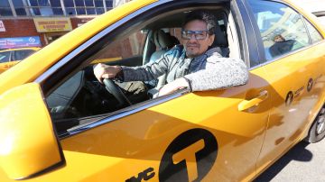 Conductor Armando Gutierrez.
Compañía de taxis en Queens presenta innovador programa de seguro para sus conductores.