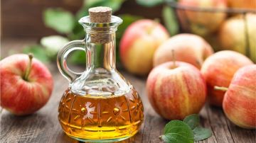 ¿Qué beneficios tiene realmente el vinagre de manzana?