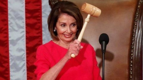 Pelosi lleva más de 40 años en política.