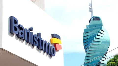 Filial del Grupo Bancolombia cerca del "edificio tornillo" de Panamá.