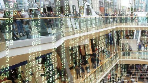 Se pueden predecir las actividades futuras de una persona por los posts de sus amigos.