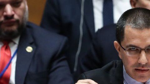 Arreaza calificó el ultimátum como "injerencista" e "infantil".