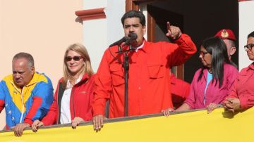 Maduro calificó como "golpe de estado" la proclamación de Guaidó.