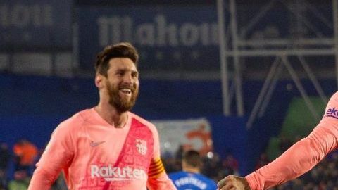 Messi y Suárez celebran el triunfo del FC Barcelona ante el Getafe.