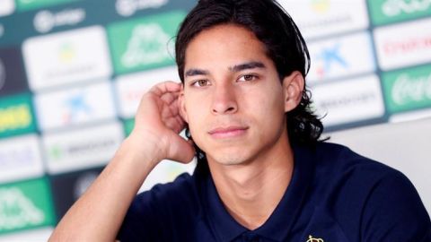 Diego Lainez debutó el fin de semana con el Real Betis