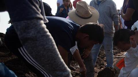 Siguen recuperando restos tras la explosión en Tlahuelilpan.
