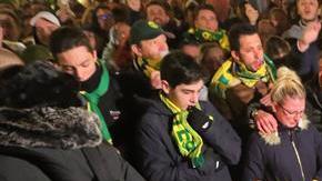 Cientos de aficionados le rinden tributo al futbolista argentino Emiliano Sala