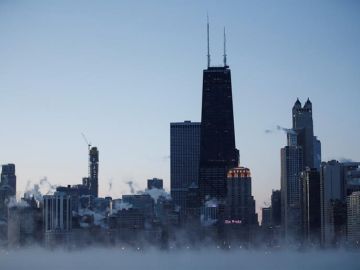 Chicago es la tercera ciudad más grande de la nación con un poco más de 2.7 millones de habitantes y con una baja estimada en 7,073 de 2017 a 2018.
