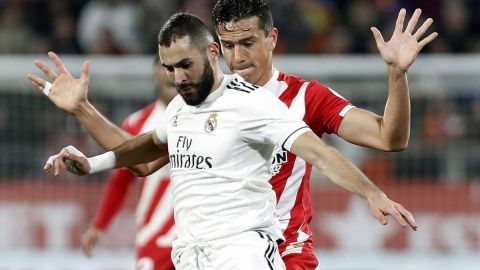 El delantero francés del Real Madrid Karim Benzema llevó a su equipo a la semifinal de la Copa del Rey.