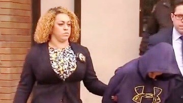 Whalesca Castillo se mostró cabizbaja ante la prensa