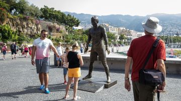 La estatua de cristiano Ronaldo fue inaugurada en 2014 en las ciudad portuguesa de Madeira