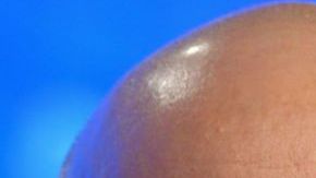 Jeff Bezos y Mark Zuckerberg, dos de los hombres más ricos del mundo, tuvieron un año muy distinto.