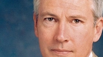 El demandado es un prominente abogado de 70 años