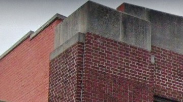 Cuartel en cuarentena en Francis Lewis Boulevard, cerca de 37th Avenue