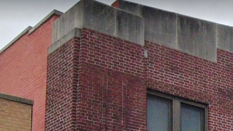 Cuartel en cuarentena en Francis Lewis Boulevard, cerca de 37th Avenue