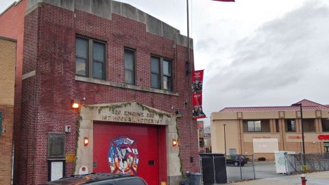 Cuartel en cuarentena en Francis Lewis Boulevard, cerca de 37th Avenue