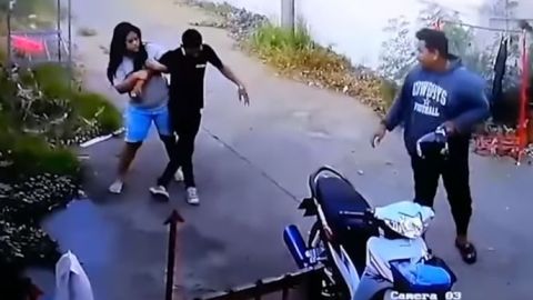 La mujer mantuvo la calma ante el mal estado de su marido.